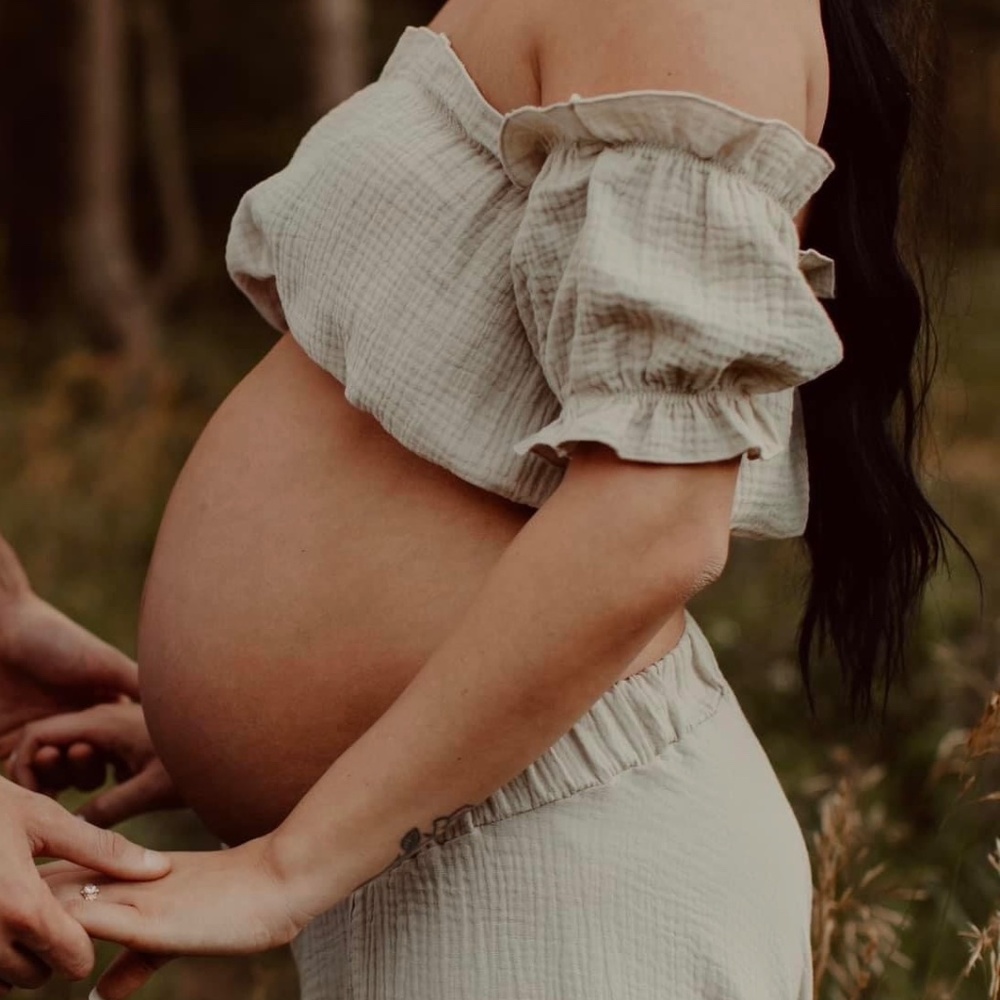 Maternity photoshoot outfit